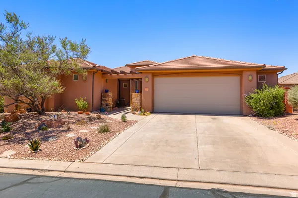 $615,000 | 140 Tuacahn Drive, Unit 1, Ivins, UT 84738