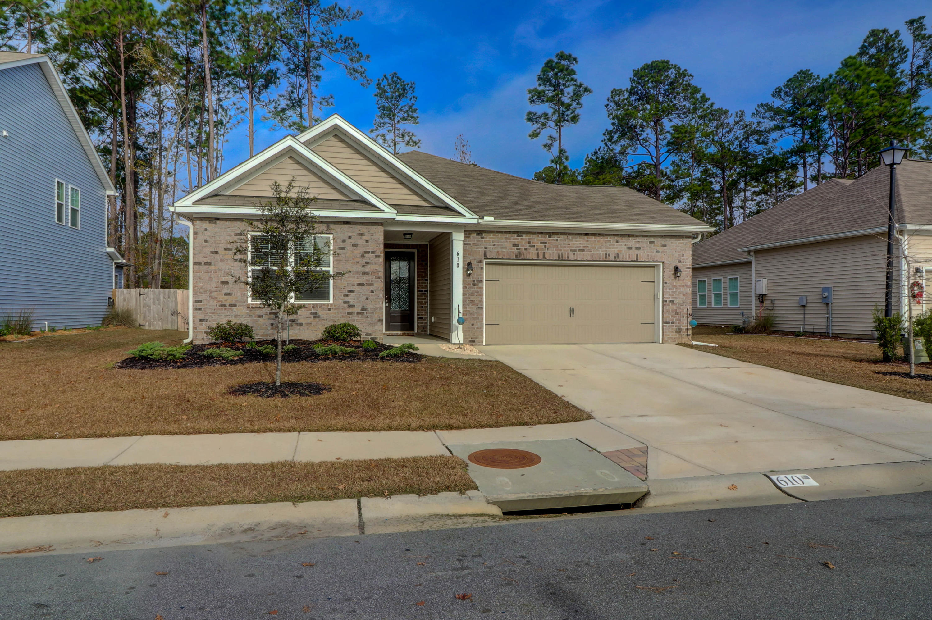 610 Kilarney Road Summerville, SC 29483 - Photo 2 of 43 610 Kilarney (44)