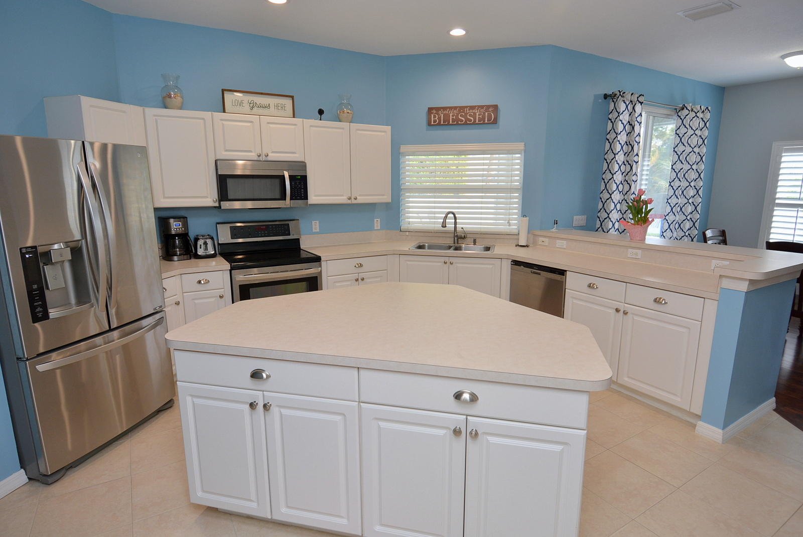 2349 Southwest Madrid Road Port St. Lucie, FL 34953 - Photo 15 of 69 Kitchen