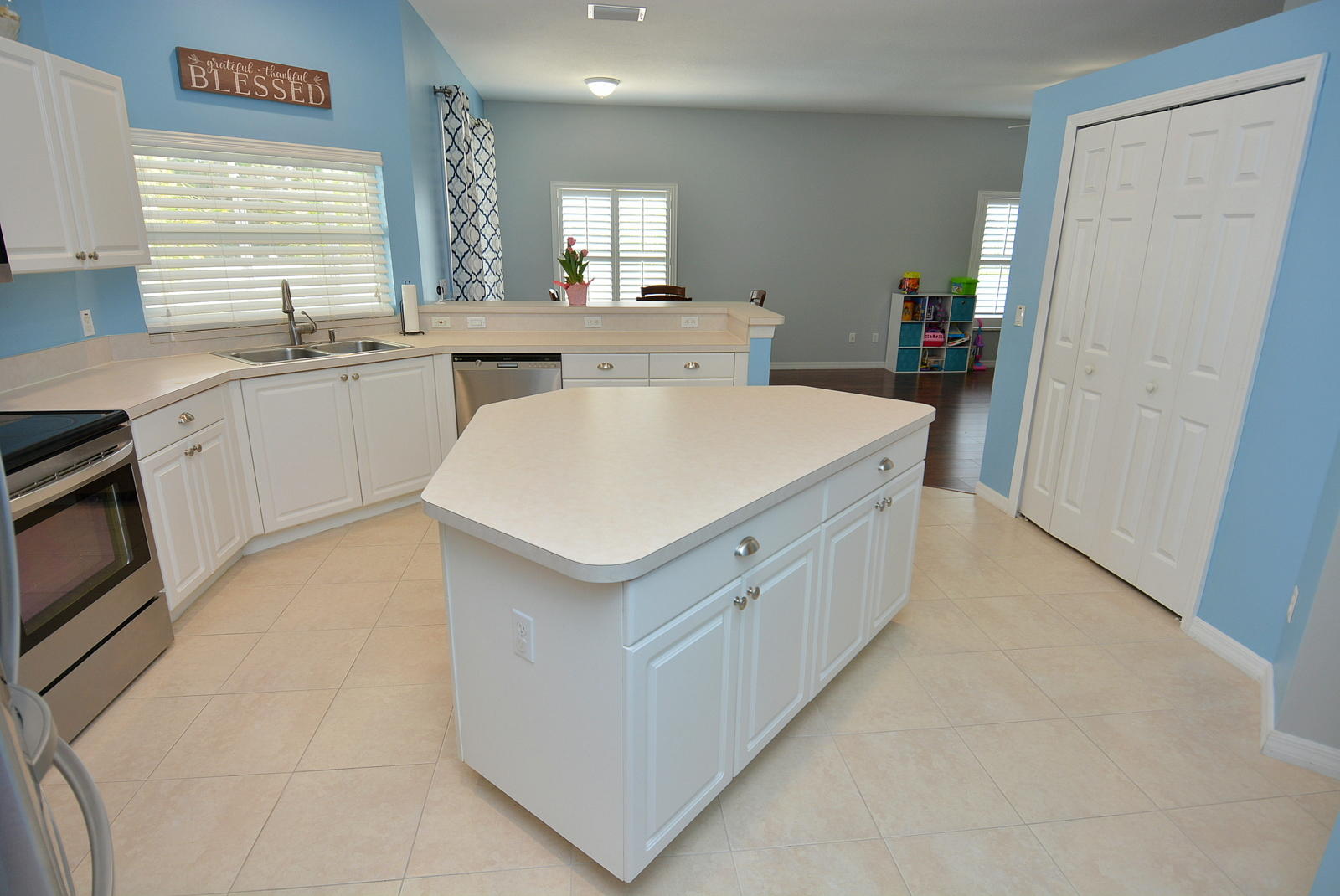 2349 Southwest Madrid Road Port St. Lucie, FL 34953 - Photo 17 of 69 Kitchen