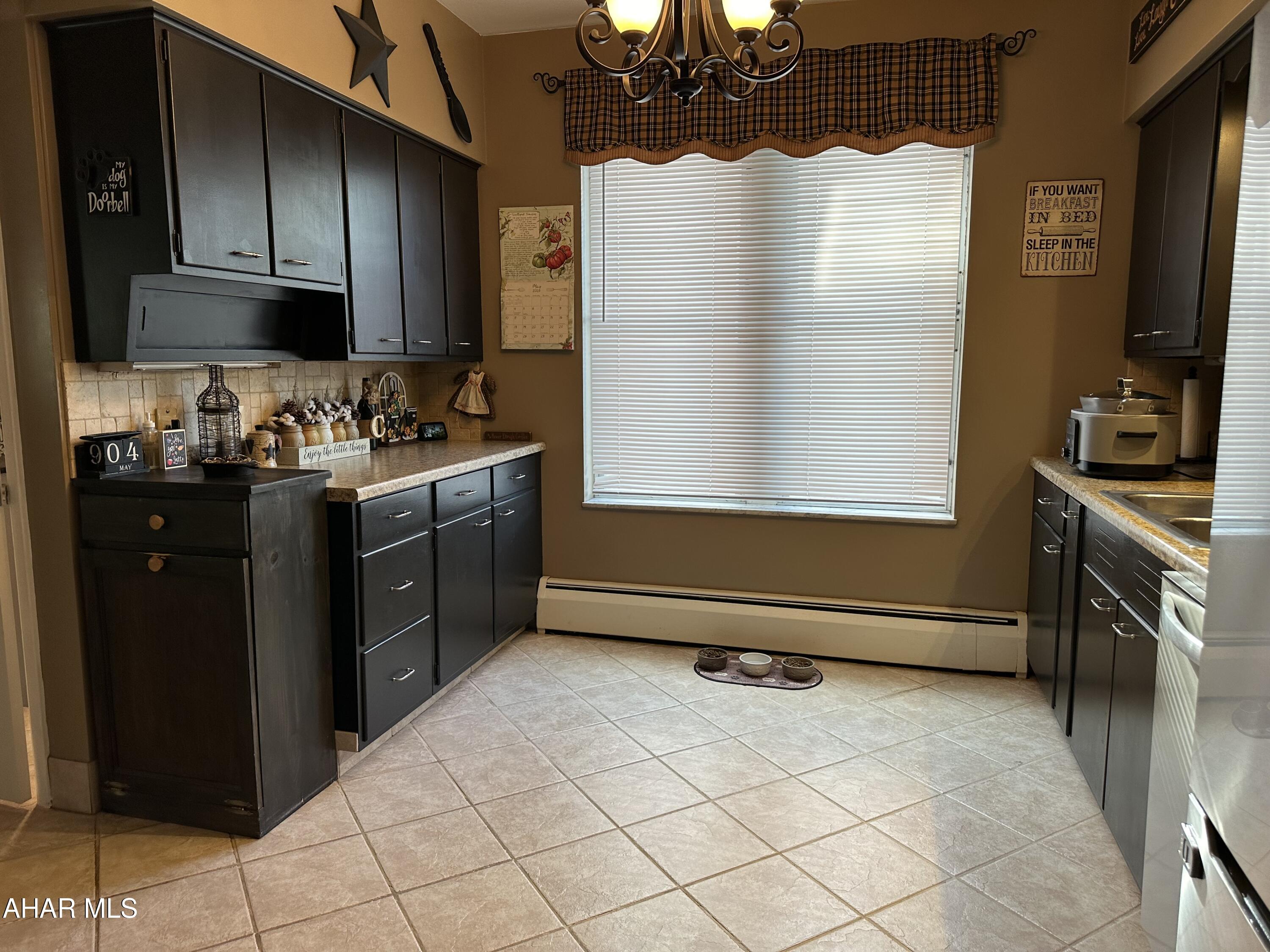 508 Walnut Street Roaring Spring, PA 16673 - Photo 3 of 37