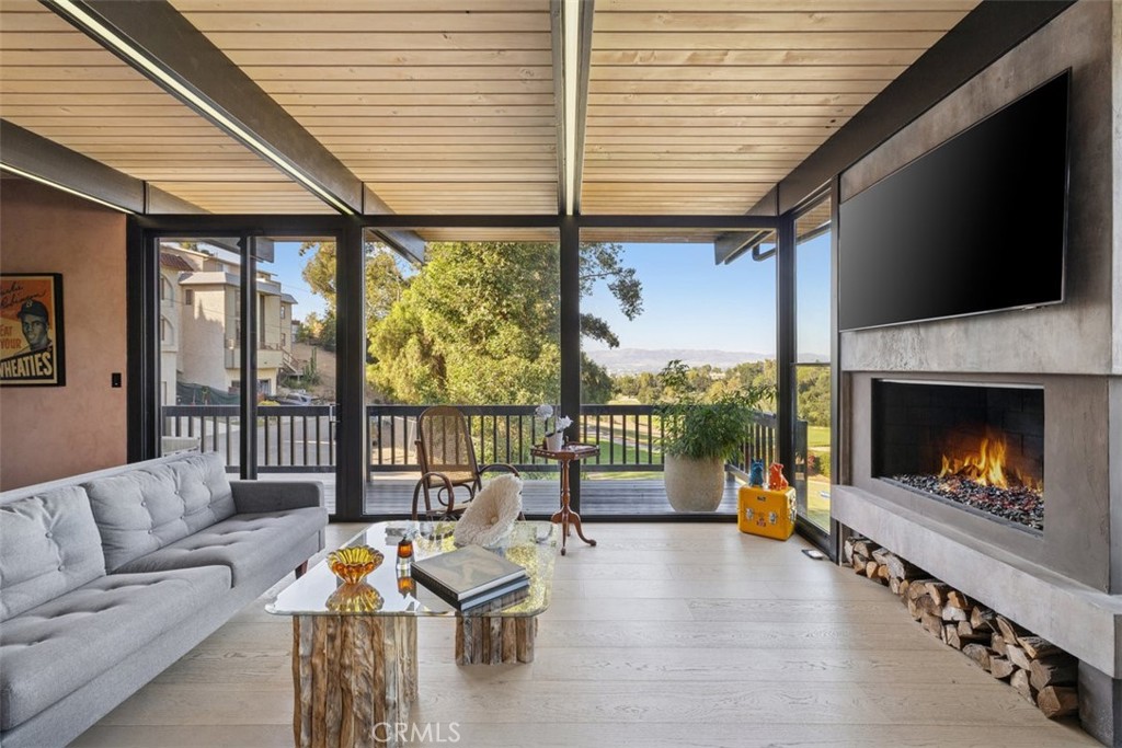 21090 Rios Street Woodland Hills, CA 91364 - Photo 13 of 56