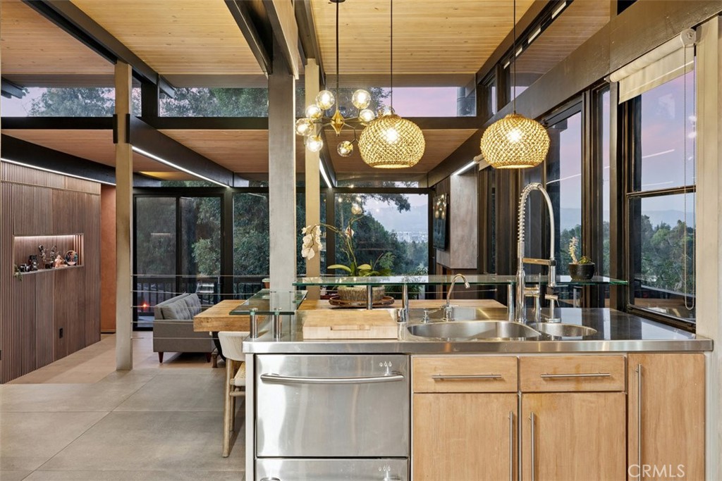 21090 Rios Street Woodland Hills, CA 91364 - Photo 18 of 56