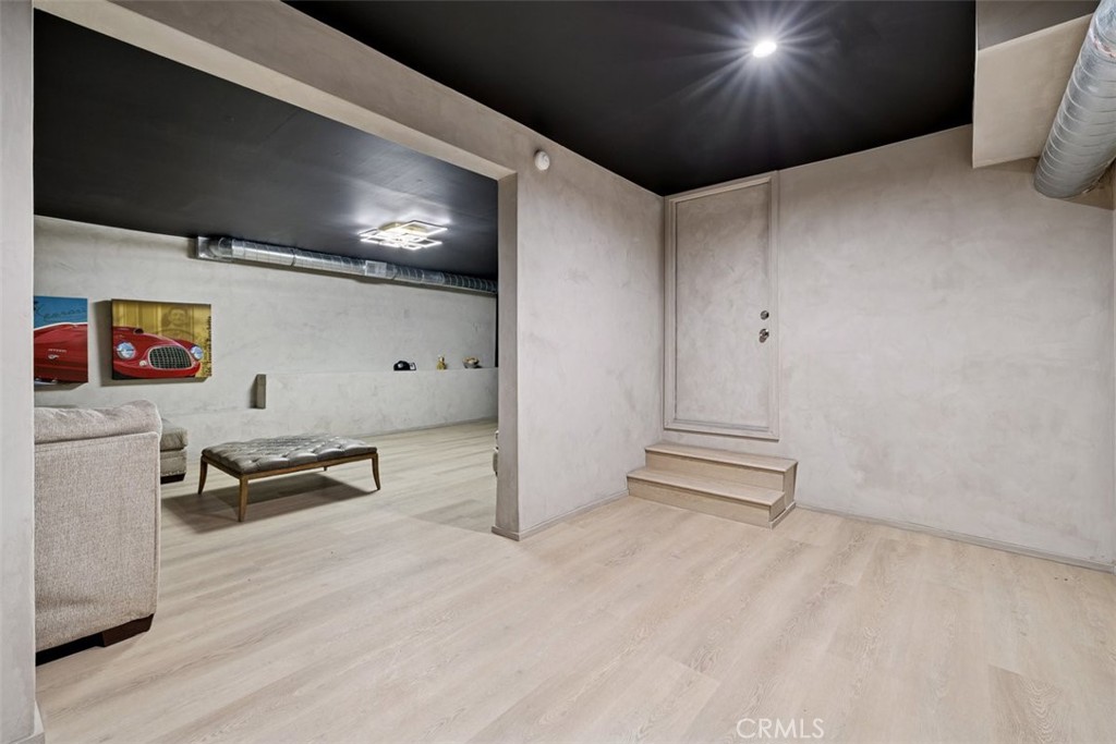 21090 Rios Street Woodland Hills, CA 91364 - Photo 32 of 56