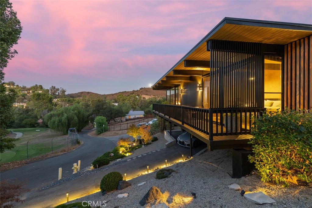 21090 Rios Street Woodland Hills, CA 91364 - Photo 37 of 56