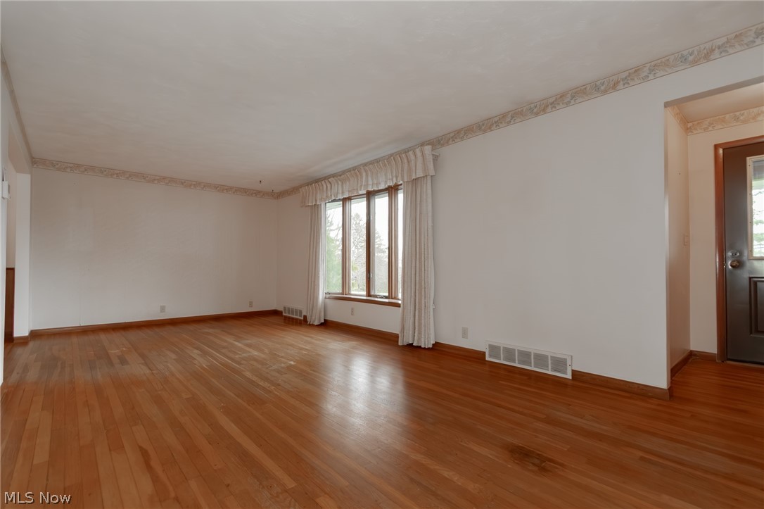11570 Girdled Road Painesville, OH 44077 - Photo 2 of 38