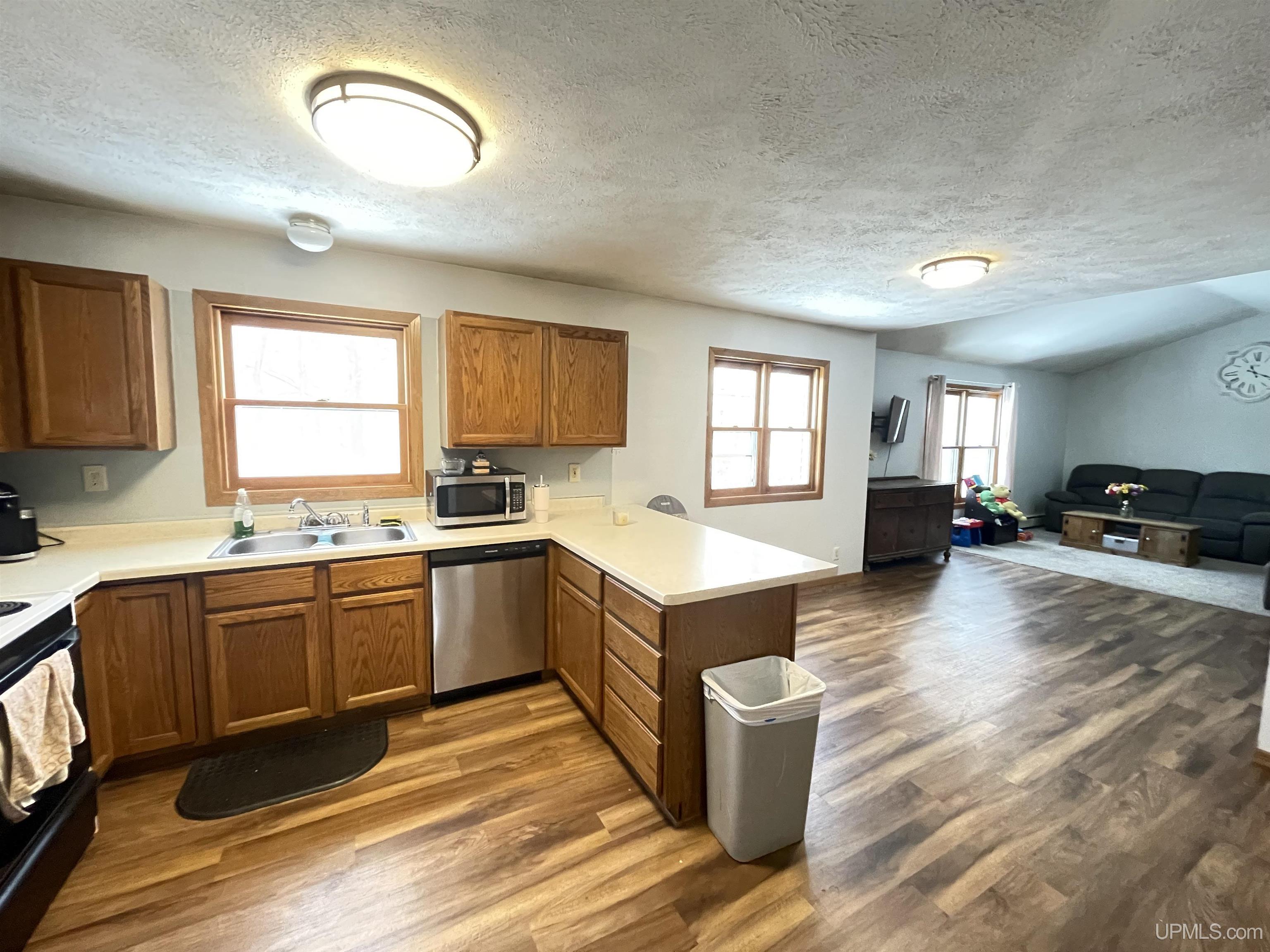 117 Buffalo Road Negaunee, MI 49866 - Photo 4 of 28 Gallery Image 4