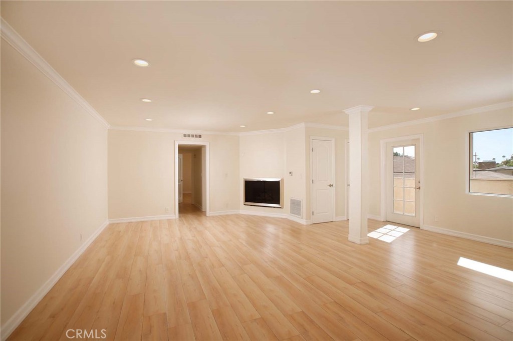 570 West Stocker Street Glendale, CA 91202 - Photo 11 of 35