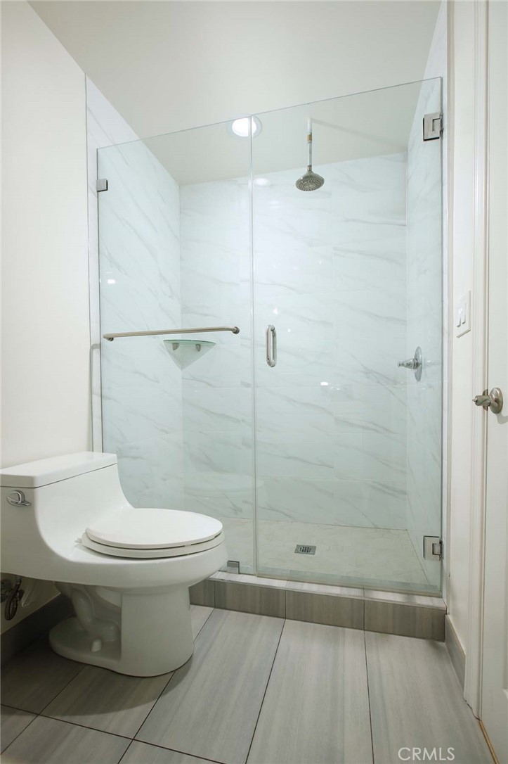 570 West Stocker Street Glendale, CA 91202 - Photo 18 of 35