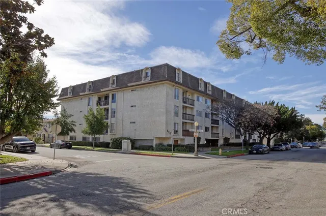 $649,000 | 570 West Stocker Street, Glendale, CA 91202