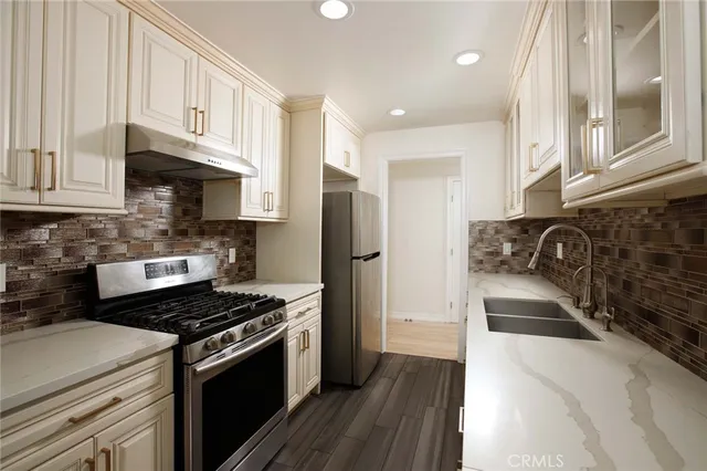 $649,000 | 570 West Stocker Street, Glendale, CA 91202