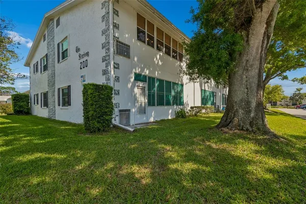 $155,000 | 200 Glennes Lane, Unit 112, Dunedin, FL 34698