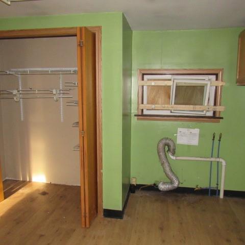 39 2nd Street Cairnbrook, PA 15924 - Photo 22 of 28 a room with a mirror