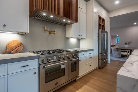 $1,399,900 | 309 Avenue Of Oaks Street, Houston, TX 77009