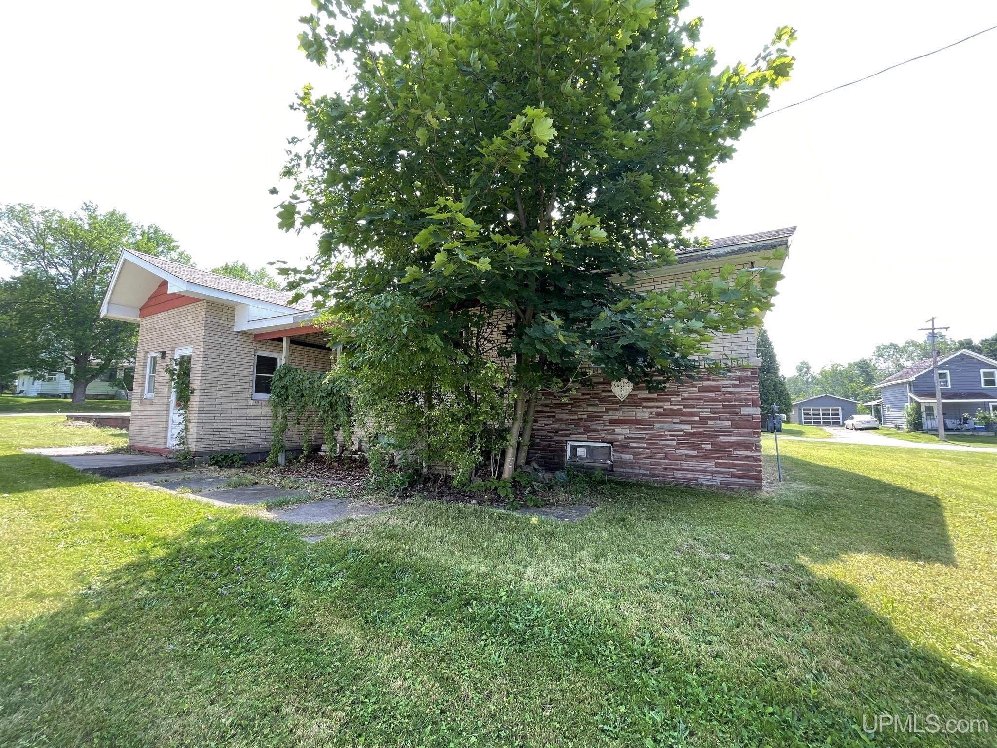 102 West Fall Street L'Anse, MI 49946 - Photo 35 of 43
