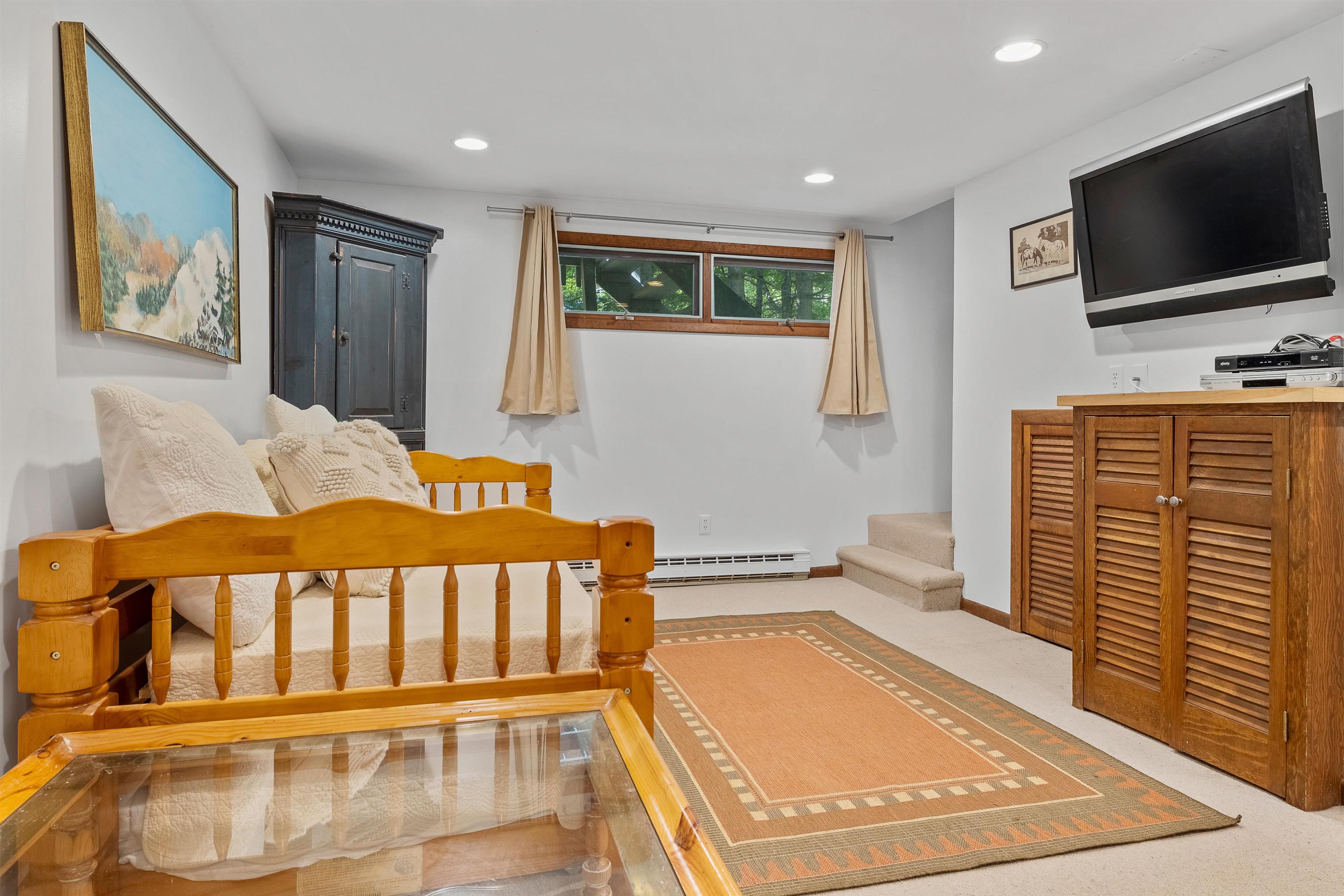 8 Burr Oak Road, Unit 8 Winhall, VT 05340 - Photo 9 of 27