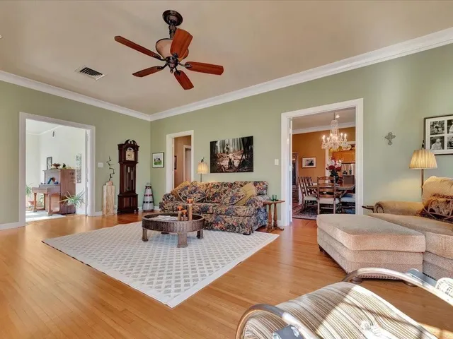 $539,000 | 402 South Bynum Street, Lufkin, TX 75904