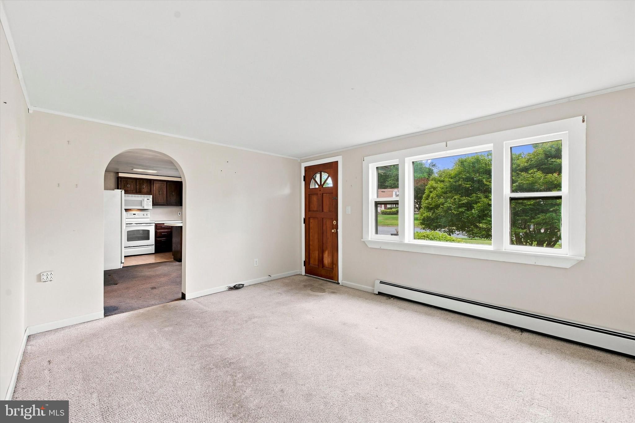 321 Clear Spring Road Lansdale, PA 19446 - Photo 5 of 28