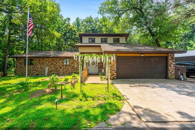 $295,900 | W4609 South Pearl Lake Road, Redgranite, WI 54970