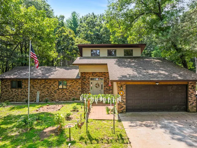 $295,900 | W4609 South Pearl Lake Road, Redgranite, WI 54970