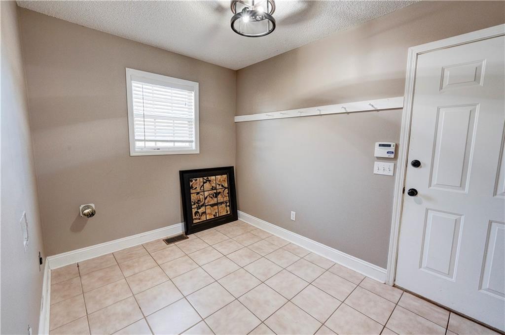 337 Oakland Drive Calhoun, GA 30701 - Photo 23 of 67