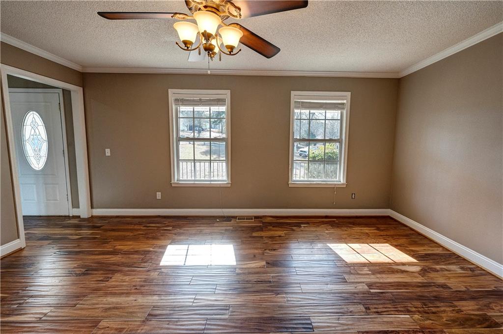 337 Oakland Drive Calhoun, GA 30701 - Photo 4 of 67