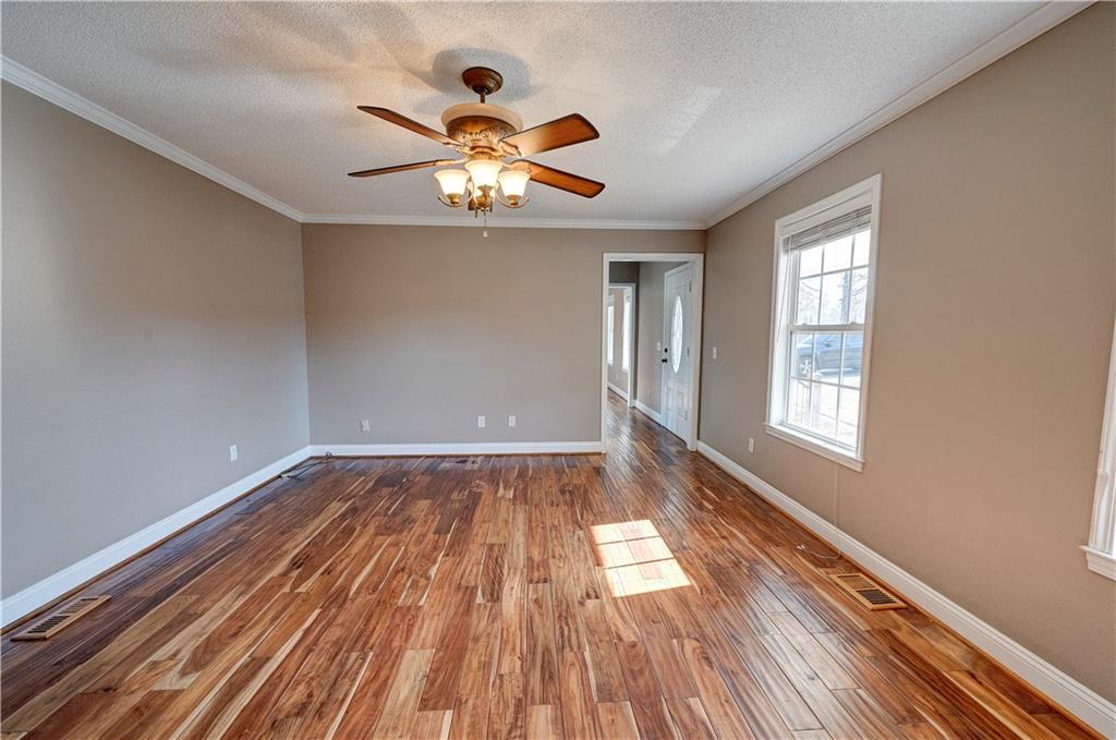 337 Oakland Drive Calhoun, GA 30701 - Photo 5 of 67