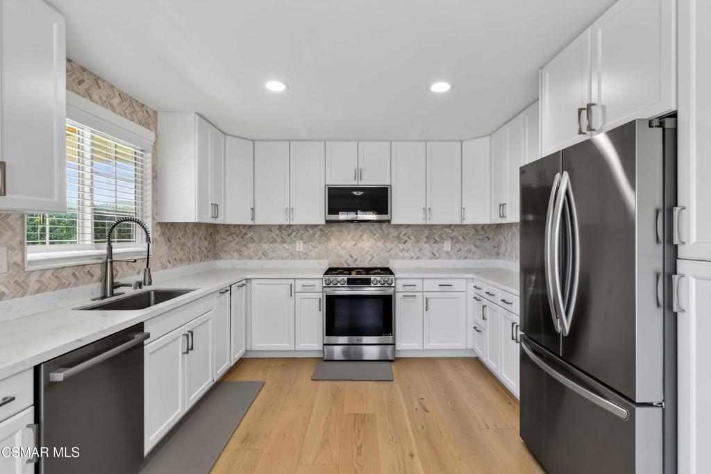 1651 Kay Avenue Simi Valley, CA 93063 - Photo 4 of 27