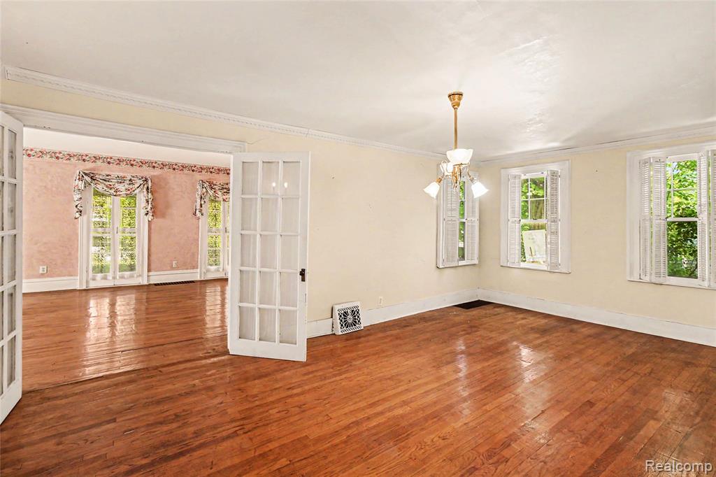 609 Main Street Fenton, MI 48430 - Photo 10 of 26