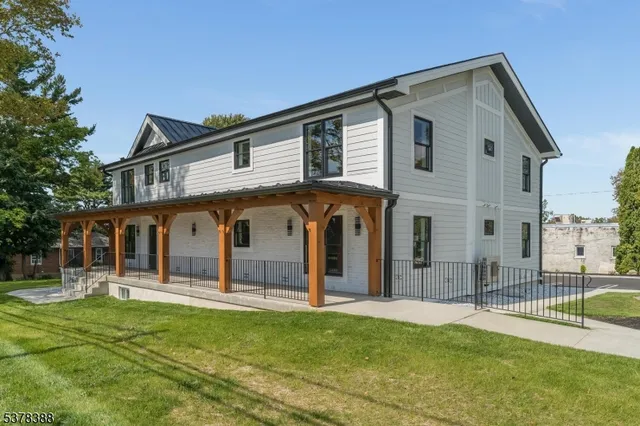 a front view of house with yard