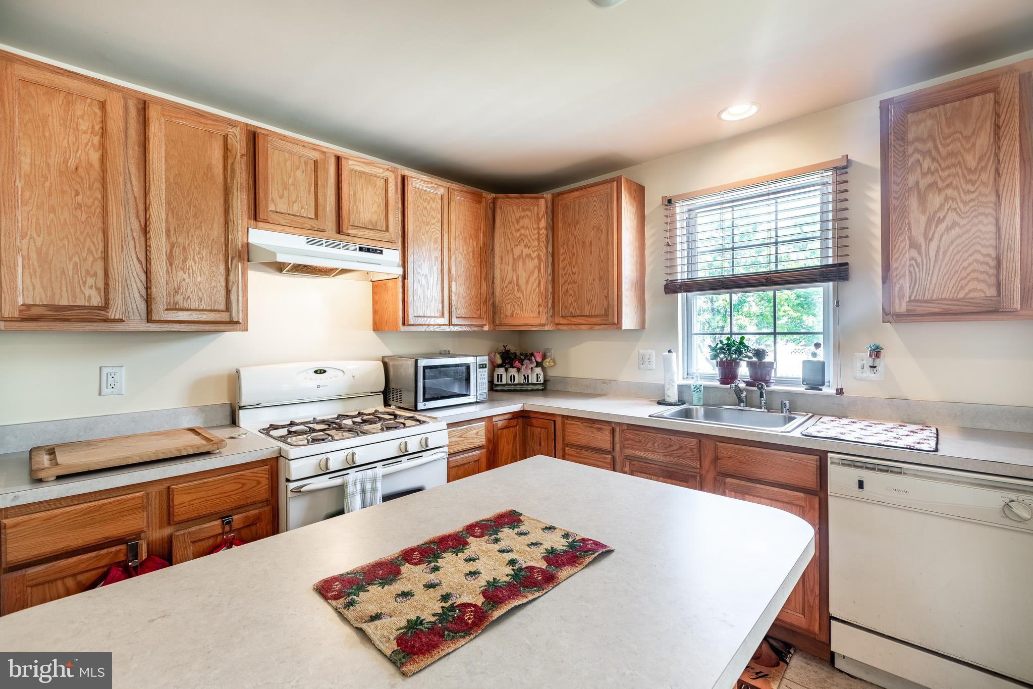 208 Seamaster Road Baltimore, MD 21221 - Photo 12 of 46 Gallery Image 12