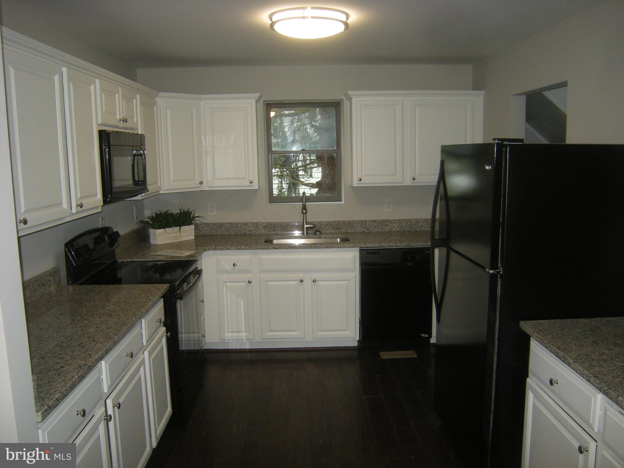 610 Powhatan Beach Road Pasadena, MD 21122 - Photo 11 of 22 Updated Kitchen