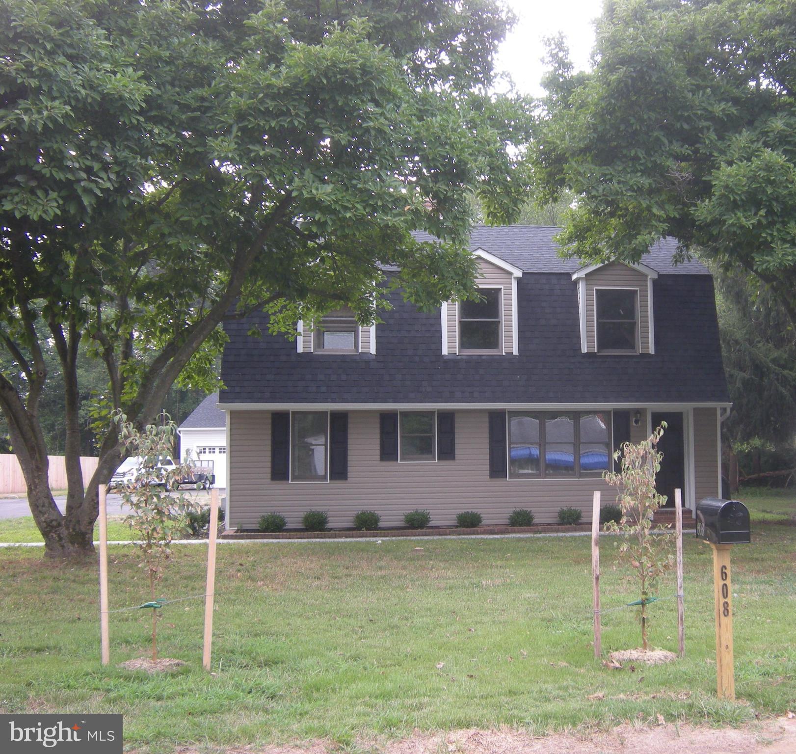610 Powhatan Beach Road Pasadena, MD 21122 - Photo 5 of 22 Gallery Image 5