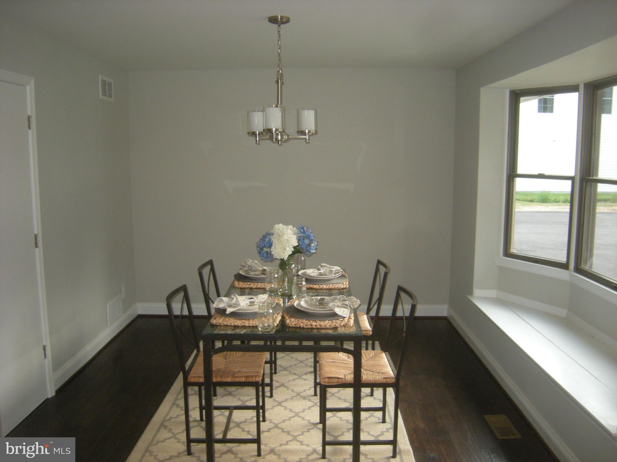 610 Powhatan Beach Road Pasadena, MD 21122 - Photo 10 of 22 Dining Room