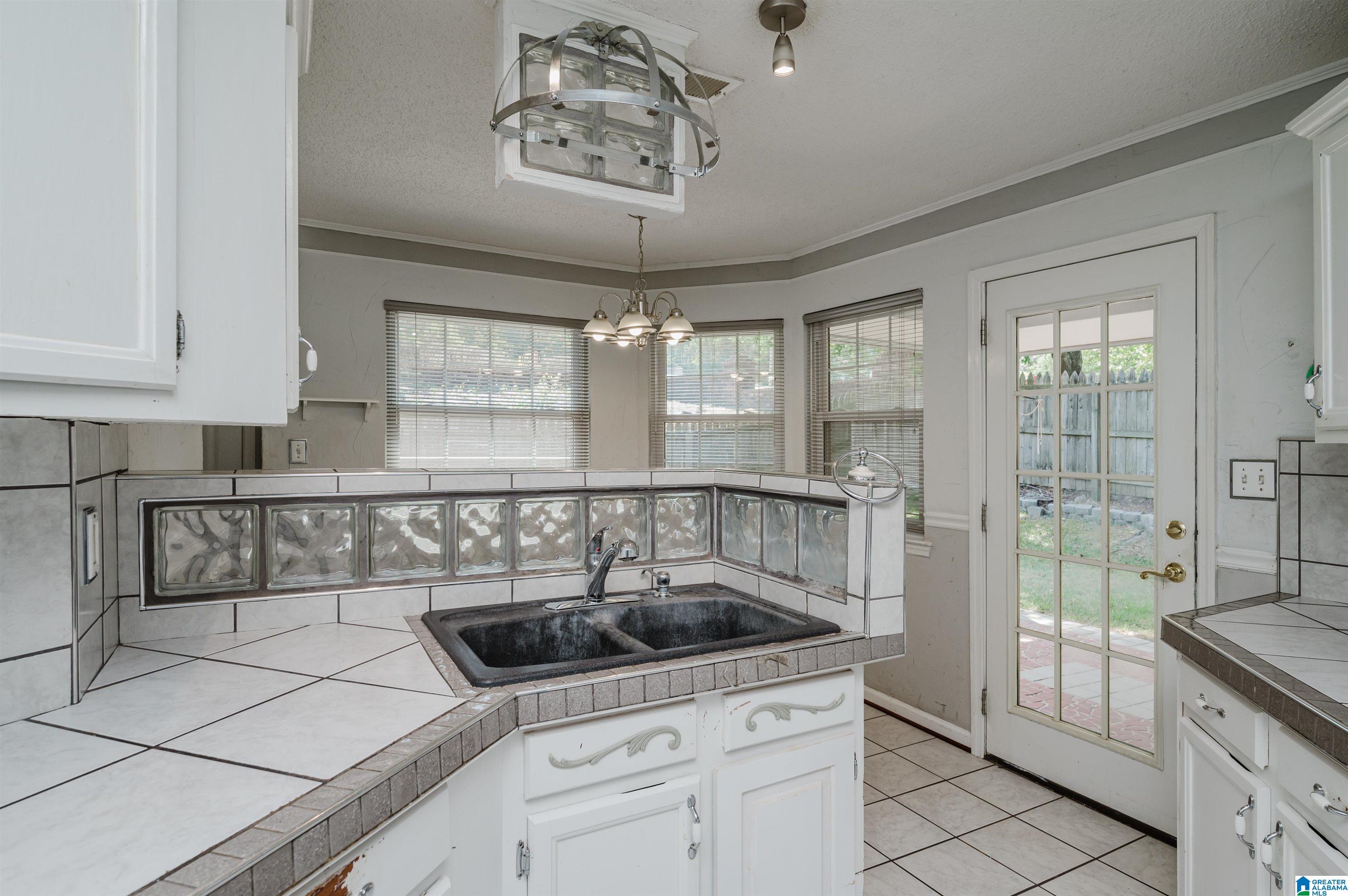 100 Braxton Way Pelham, AL 35124 - Photo 17 of 44