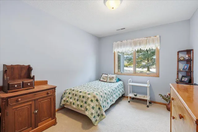 $275,000 | 566 Williamsburg Place, New Richmond, WI 54017