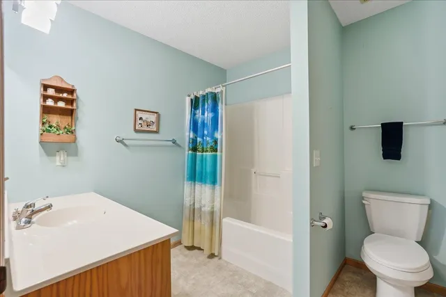 $275,000 | 566 Williamsburg Place, New Richmond, WI 54017