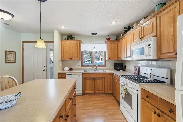 $275,000 | 566 Williamsburg Place, New Richmond, WI 54017