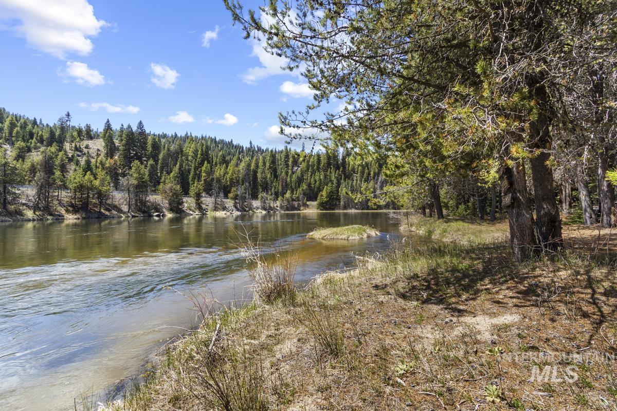 178 Tripod View Drive Cascade, ID 83611 - Photo 25 of 35