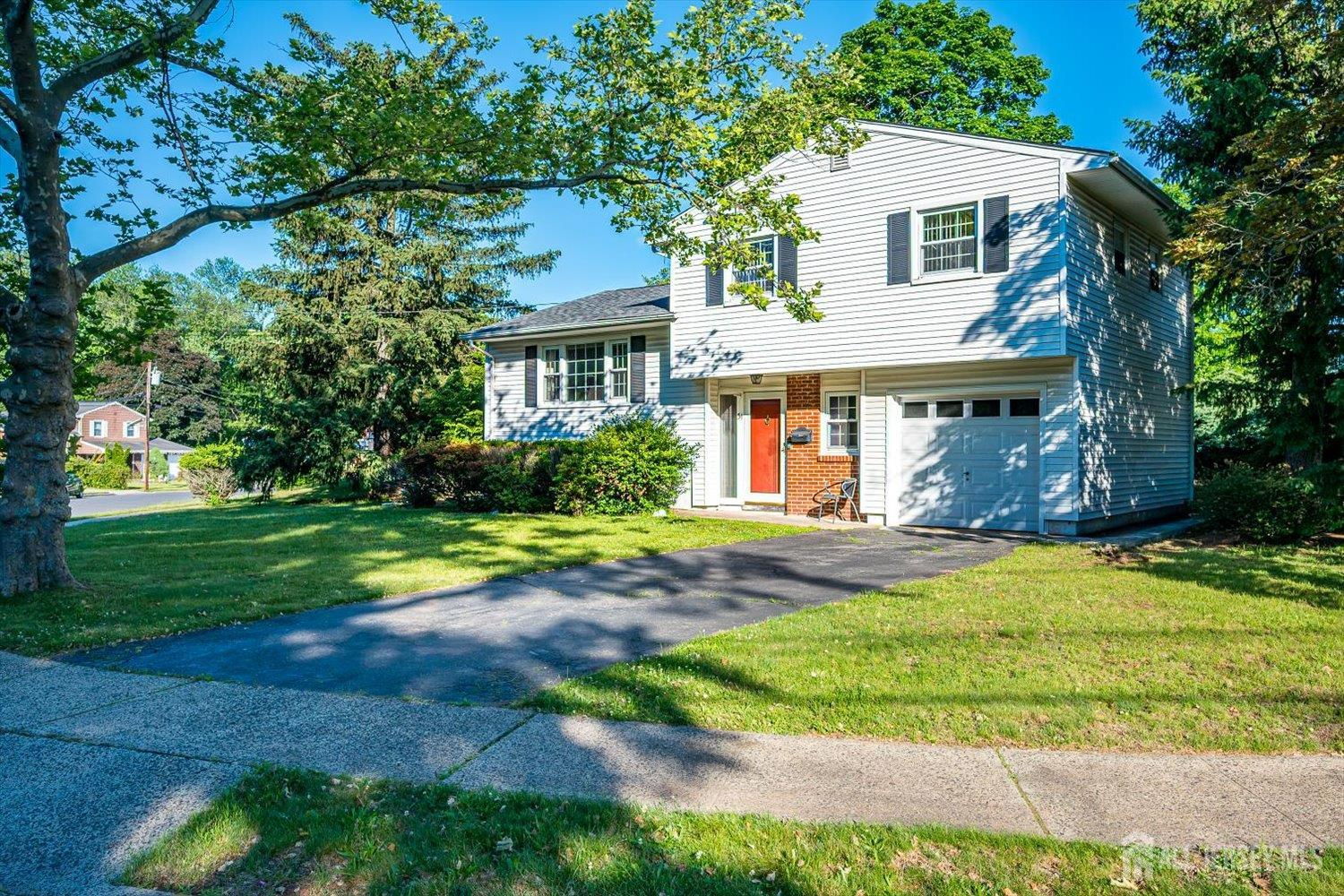 31 Rieder Road Edison, NJ 08817 - Photo 3 of 38