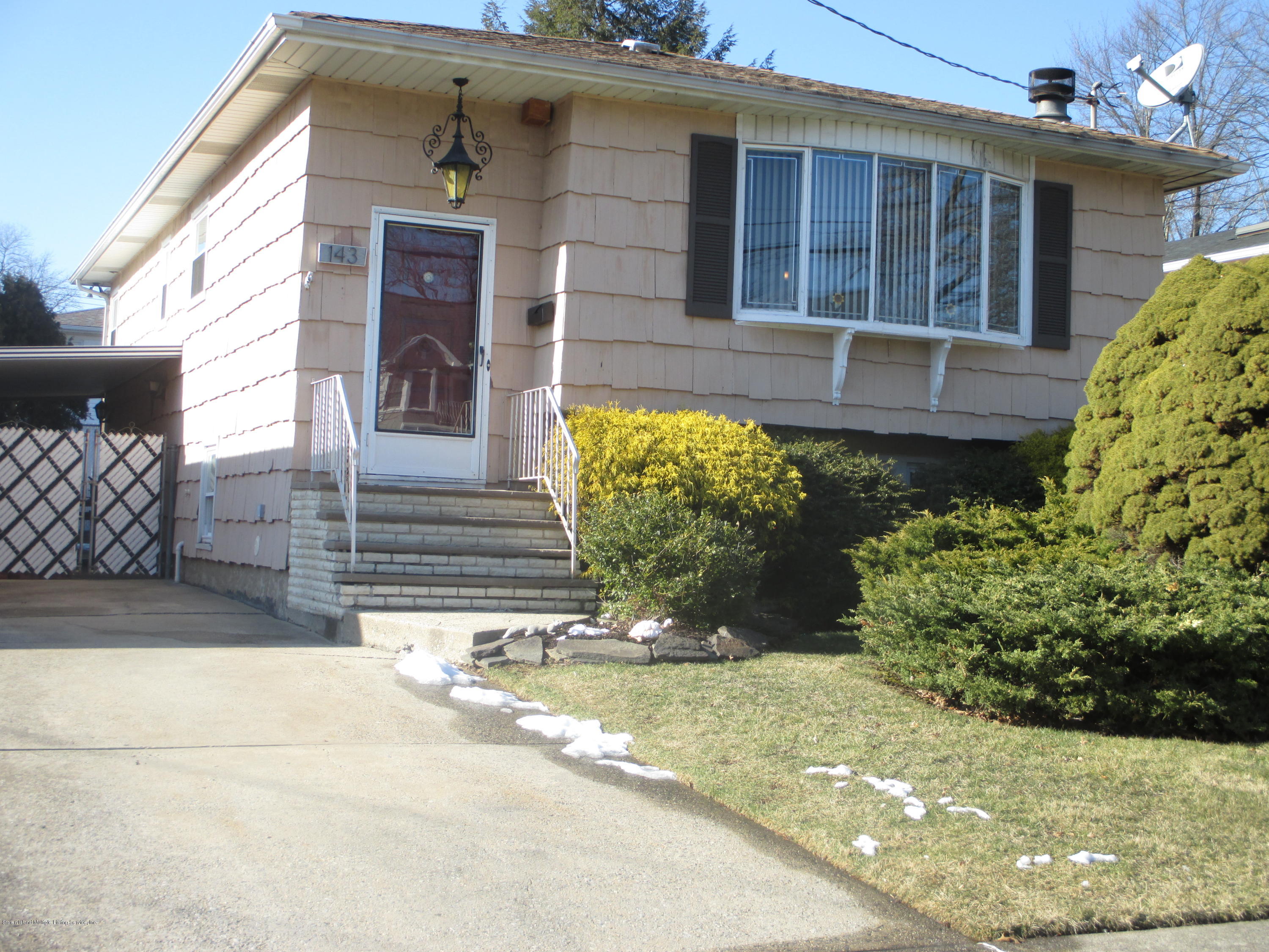 143 Rathbun Avenue Staten Island, NY 10312 - Photo 3 of 20 IMG_6851
