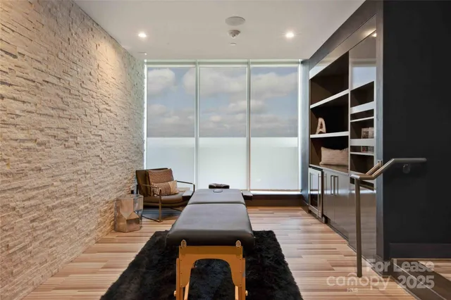 $1,814 | 225 South Poplar Street, Unit A4, Charlotte, NC 28202