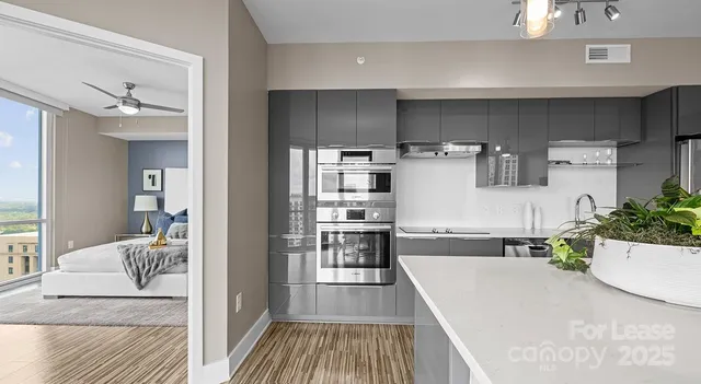 $1,814 | 225 South Poplar Street, Unit A4, Charlotte, NC 28202