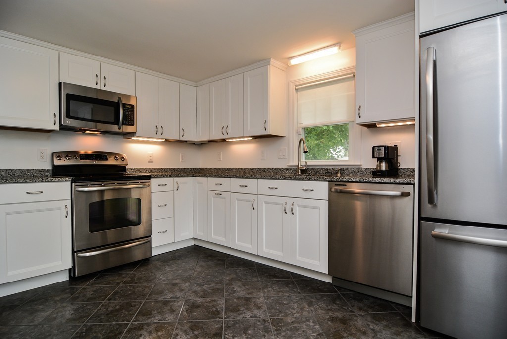 23 Kenwood Road Methuen, MA 01844 - Photo 8 of 30 Gallery Image 8