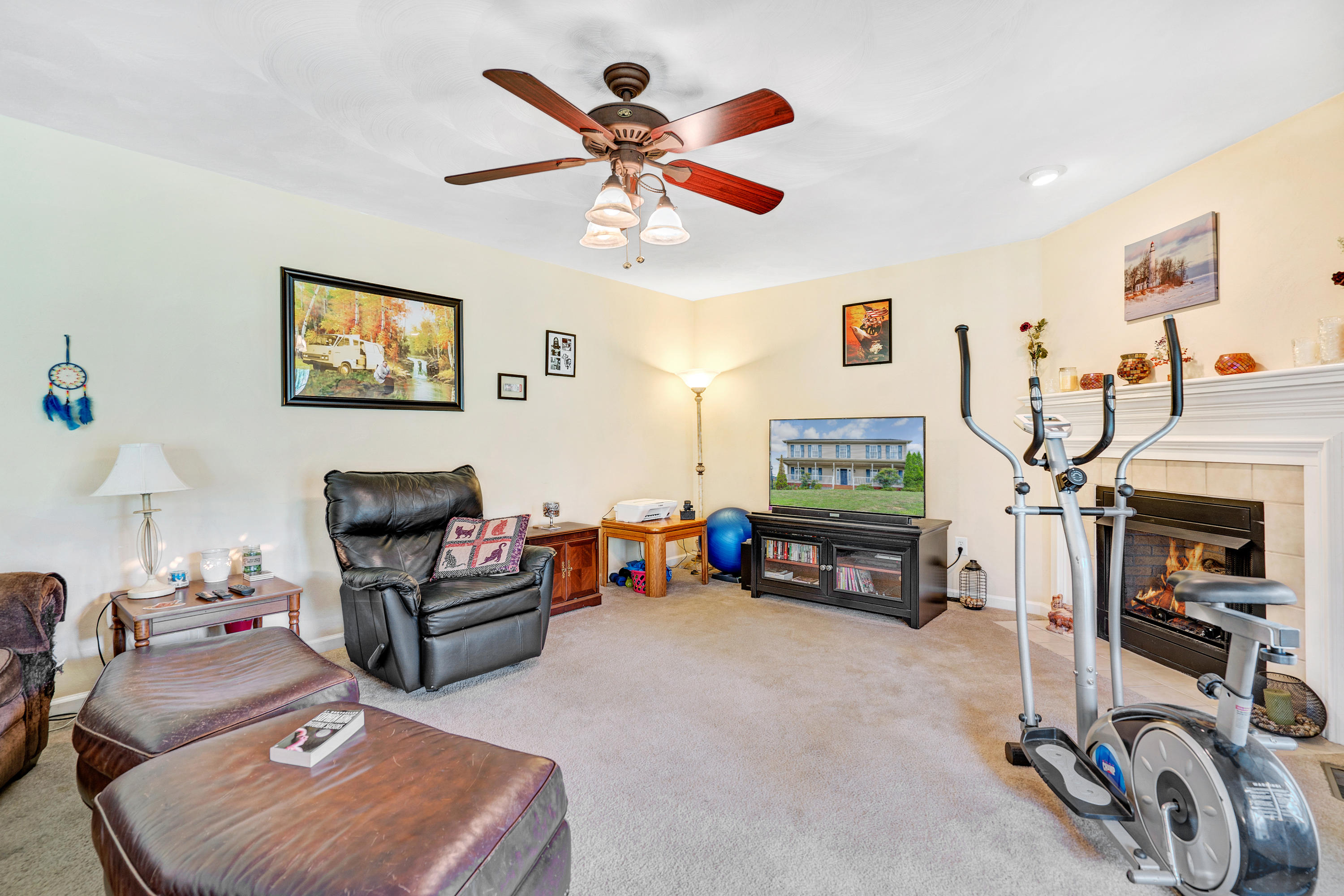 641 Castleridge Road Vinton, VA 24179 - Photo 15 of 38 DSC07776_77_78_79_80