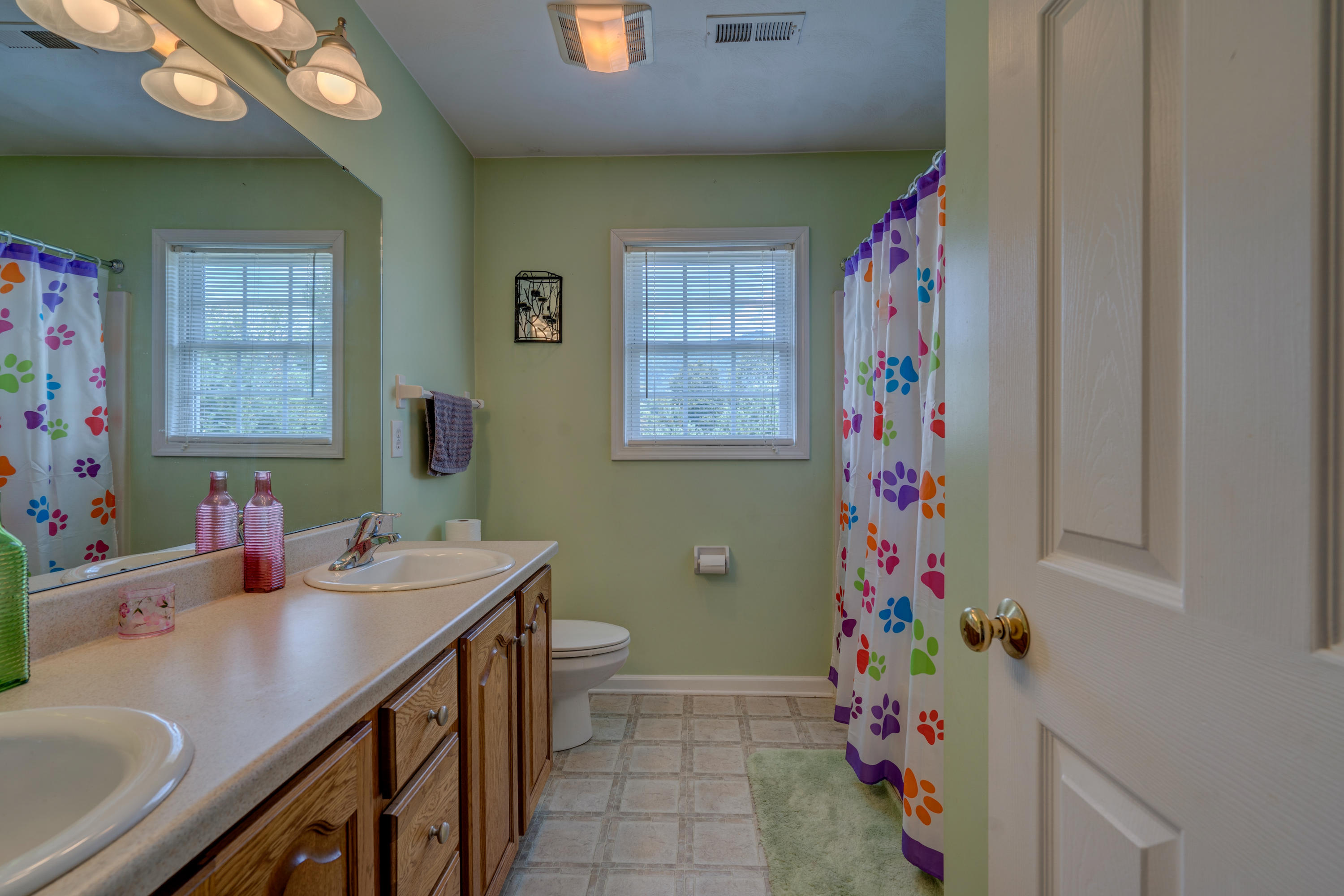 641 Castleridge Road Vinton, VA 24179 - Photo 26 of 38 DSC07841_2_3_4_5