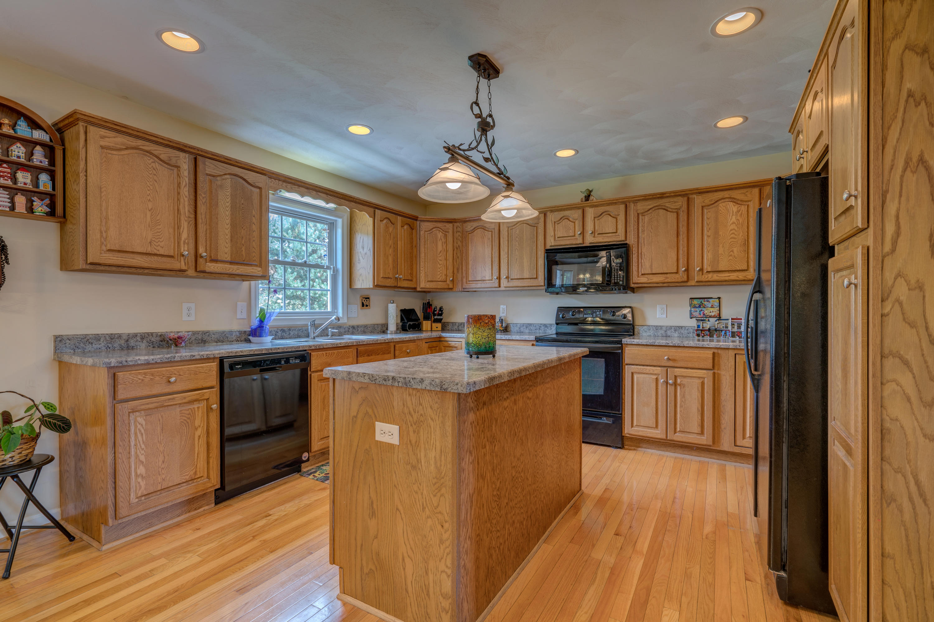 641 Castleridge Road Vinton, VA 24179 - Photo 8 of 38 DSC07721_2_3_4_5