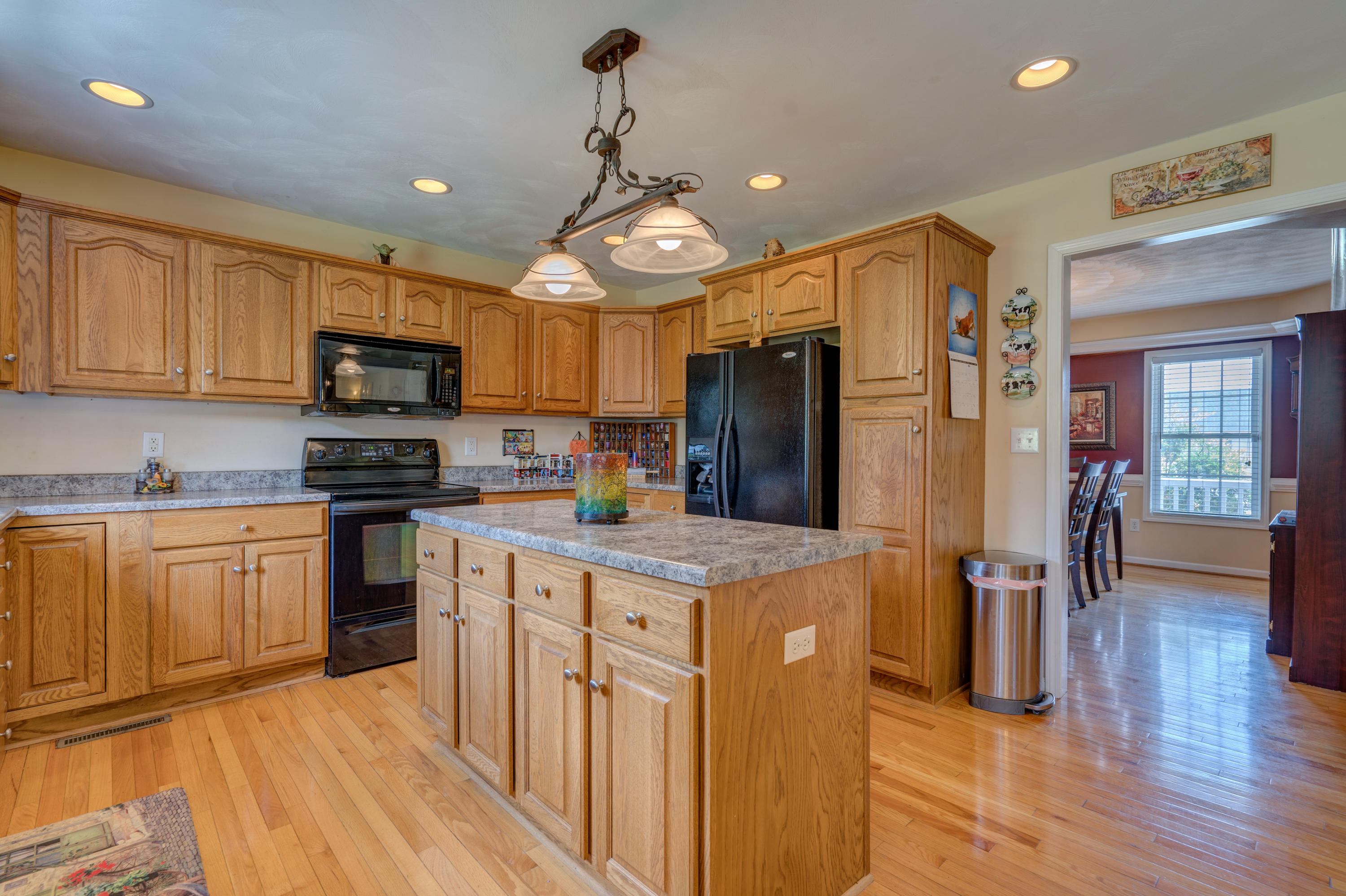 641 Castleridge Road Vinton, VA 24179 - Photo 10 of 38 DSC07736_37_38_39_40