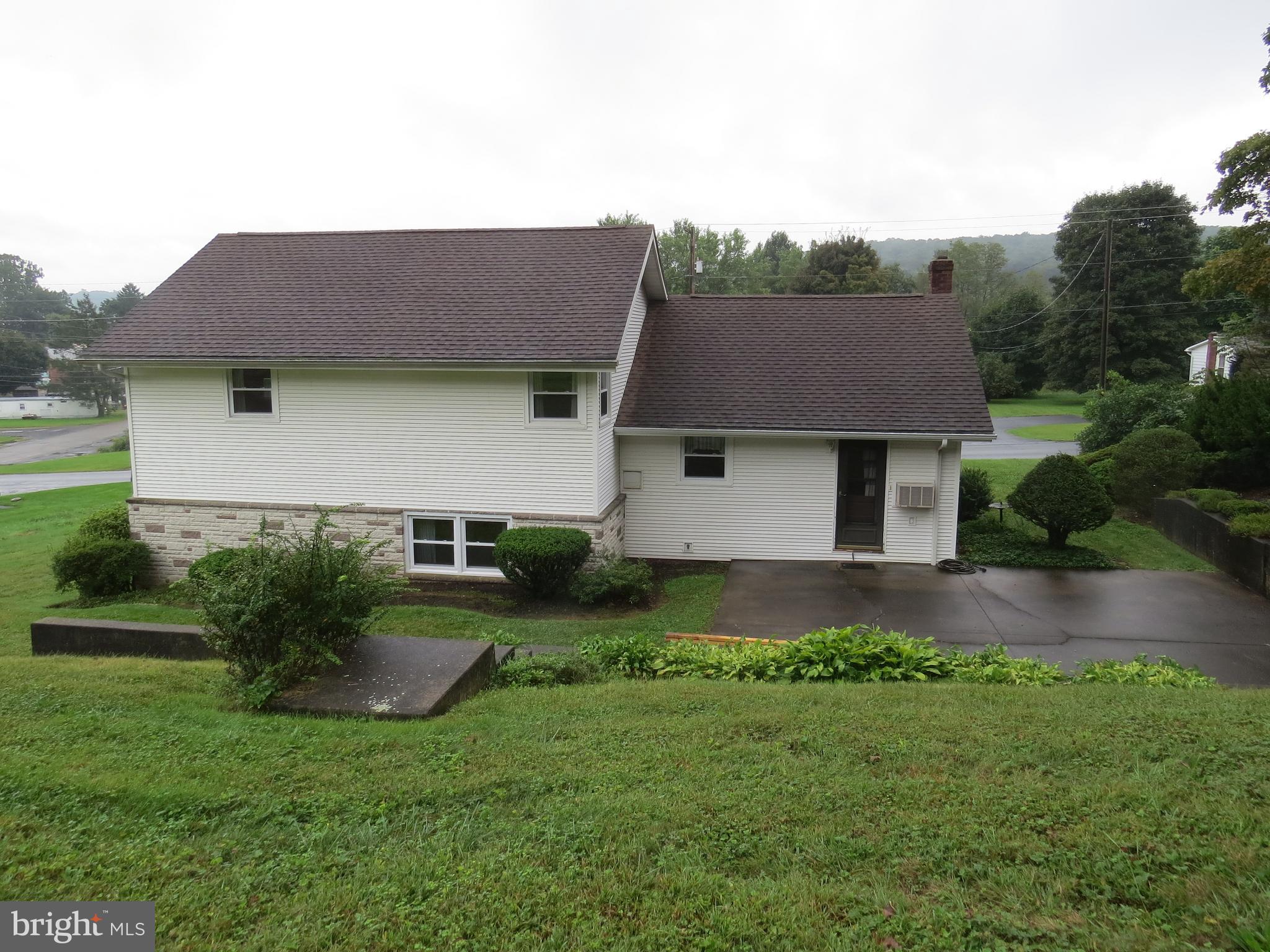10 Oak Grove Road Pine Grove, PA 17963 - Photo 4 of 31 Gallery Image 4
