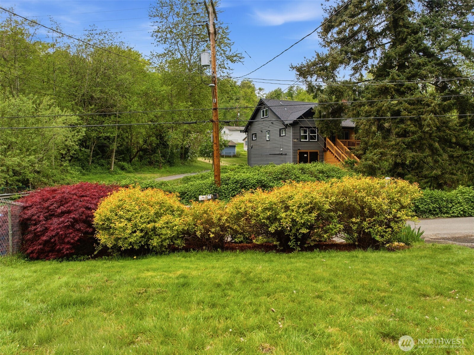 6352 24th Avenue Southwest Seattle, WA 98106 - Photo 2 of 34